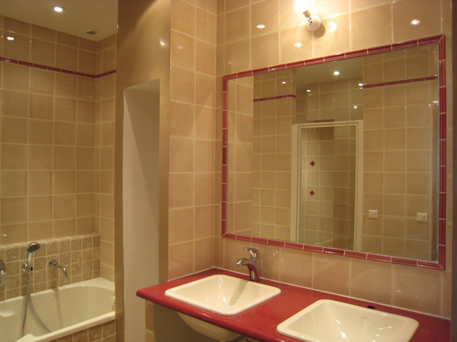 Salle de bain rénovée - Photo 1